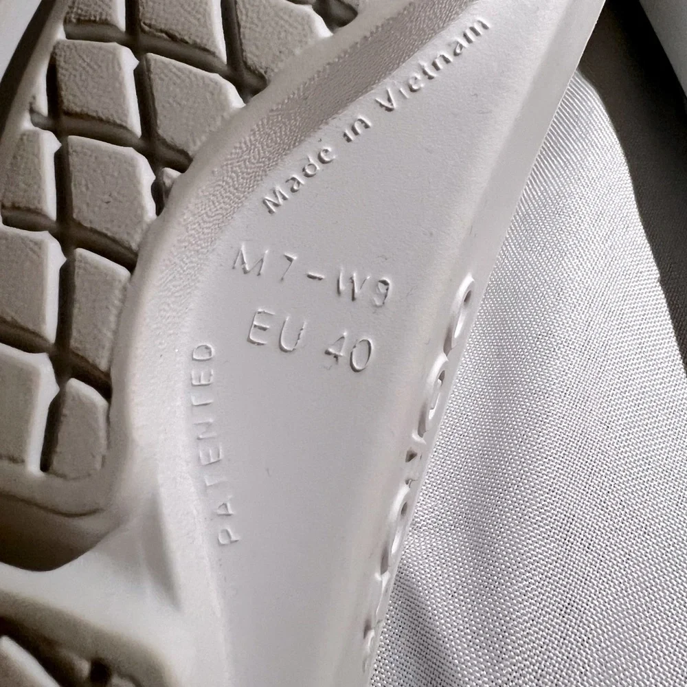 OOFOS Women's OOahh Luxe Slide Sandal - White - 9 - Picture 5 of 9